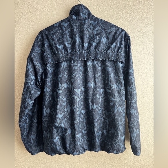 ATHLETA Sightseer Lace Ethereal Bloom Cottage Blue Jacket Size Small P - Picture 6 of 12